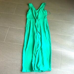 Brand New Jumpsuit Green color. Excellent for summer true to size. brand new.